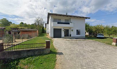 Salon za uljepšavanje Beauty Bar- Ugradnja noktiju i Šminkanje