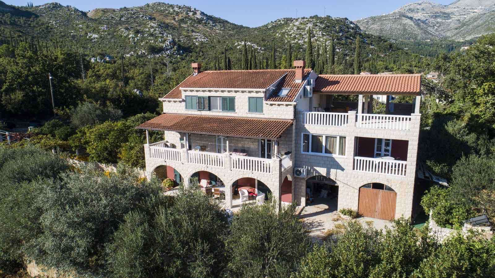 Villa Adriana Apartments - Guest house