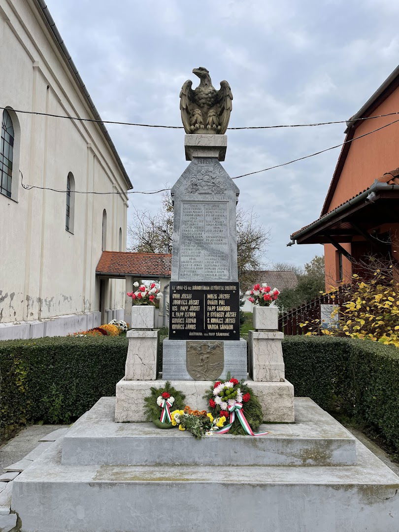 I. és II. világháborús emlékmű