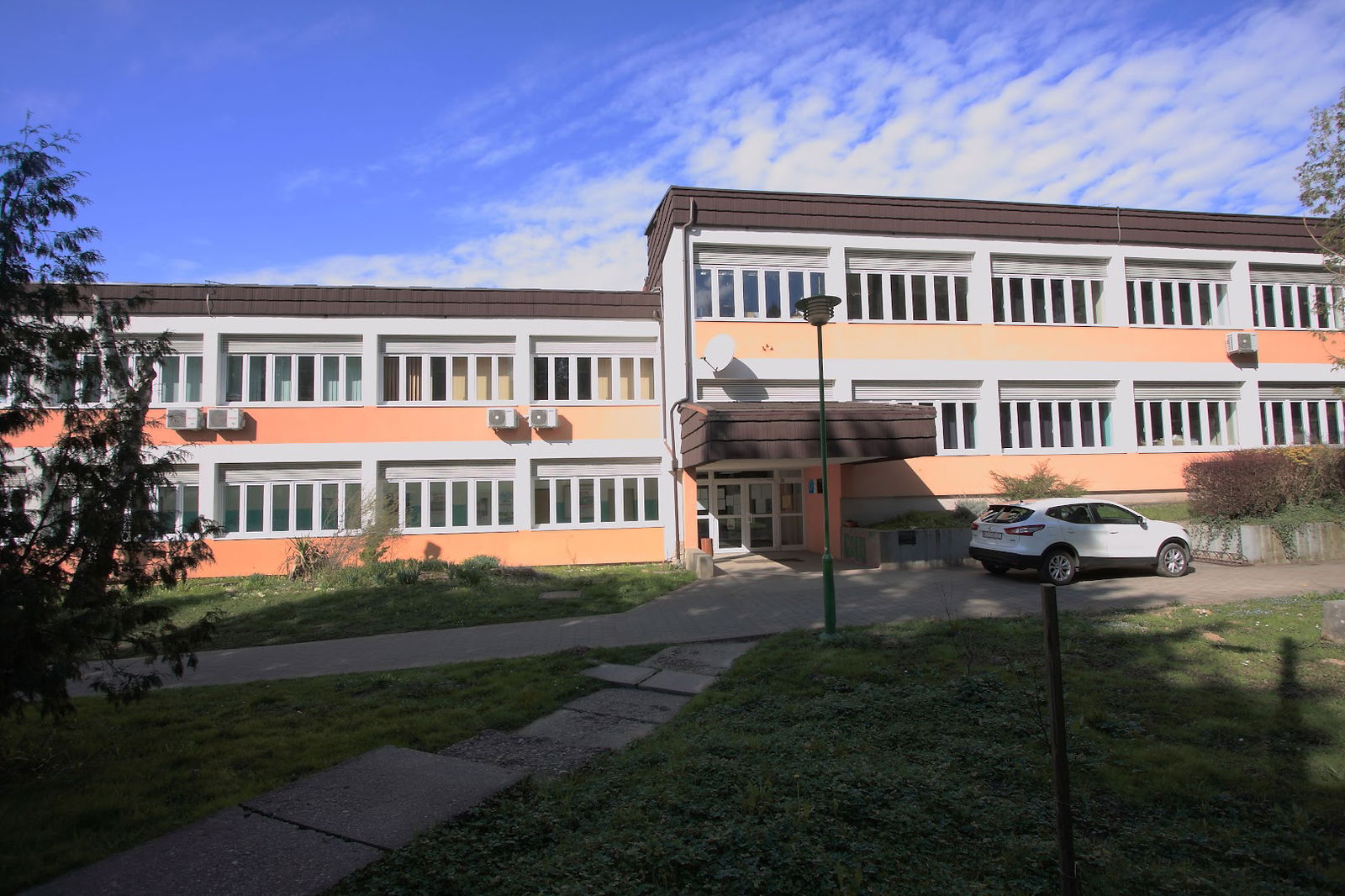 High school Ivana Zakmardija Dijankovečkoga