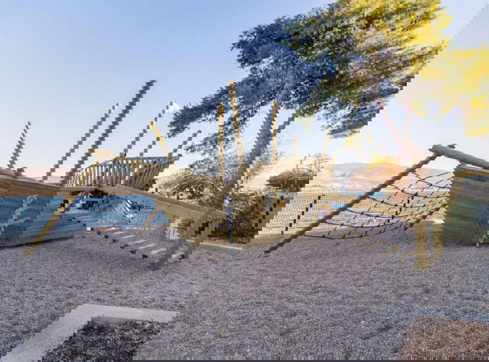 Mastrinka Bright Apartment With Free Parking and Modern Amenities