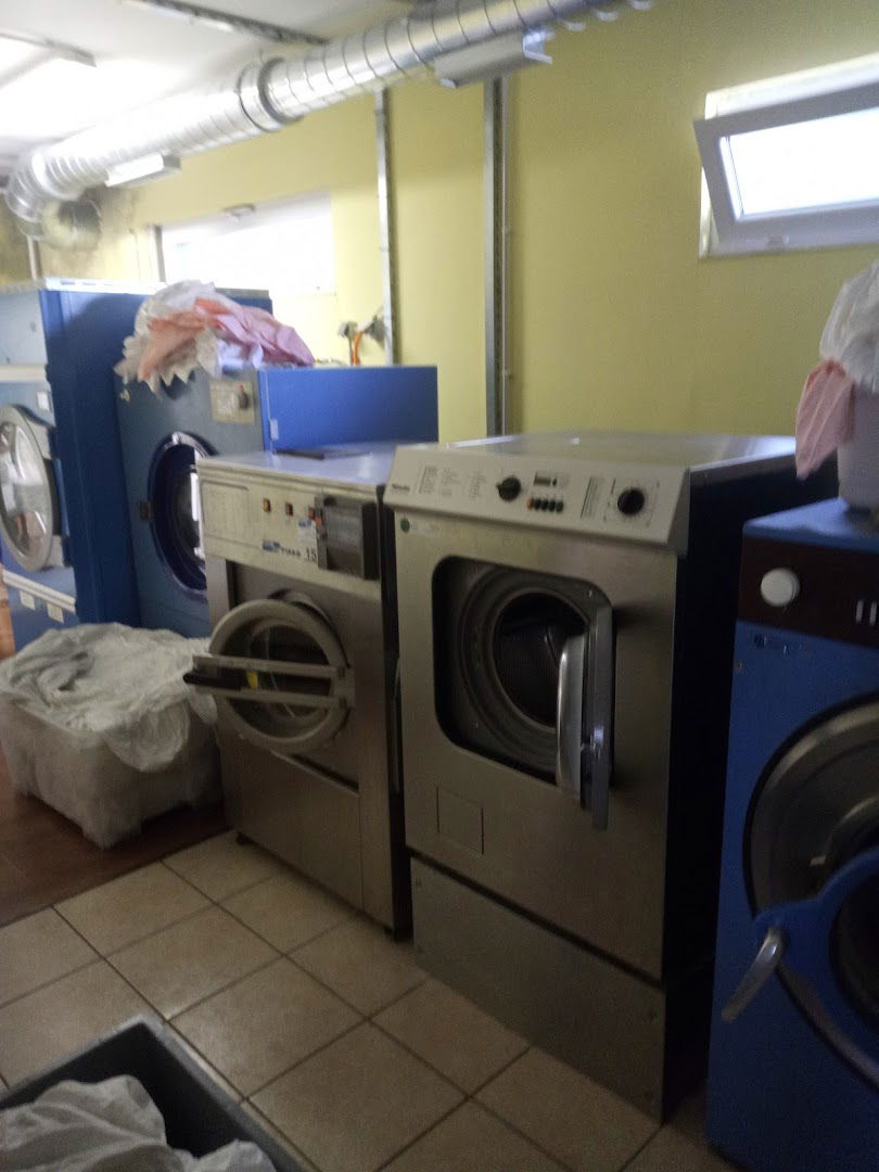 laundry and ironing facilities, LNF