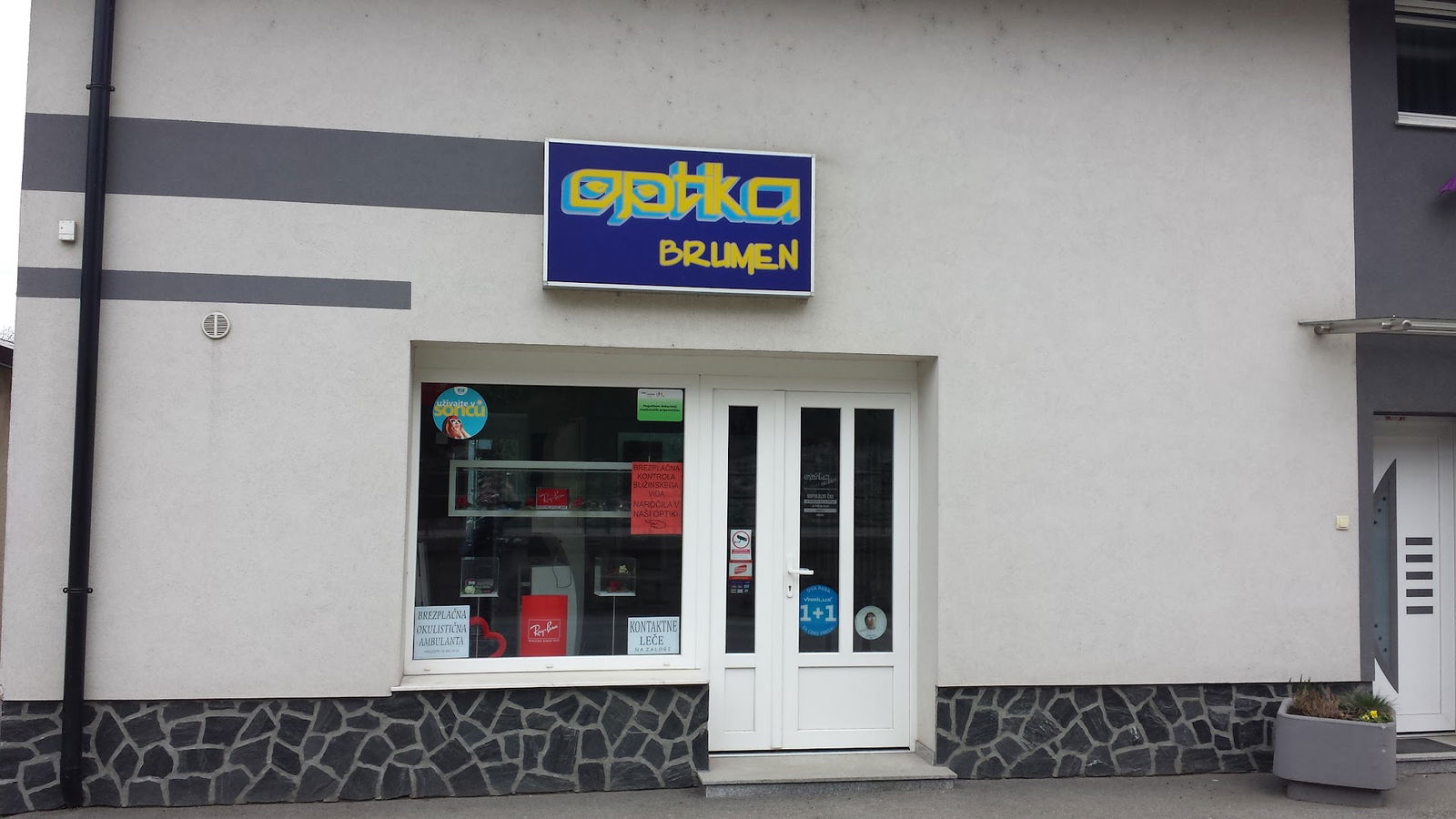 Očesna Optika, ordinacija in urarna Brumen