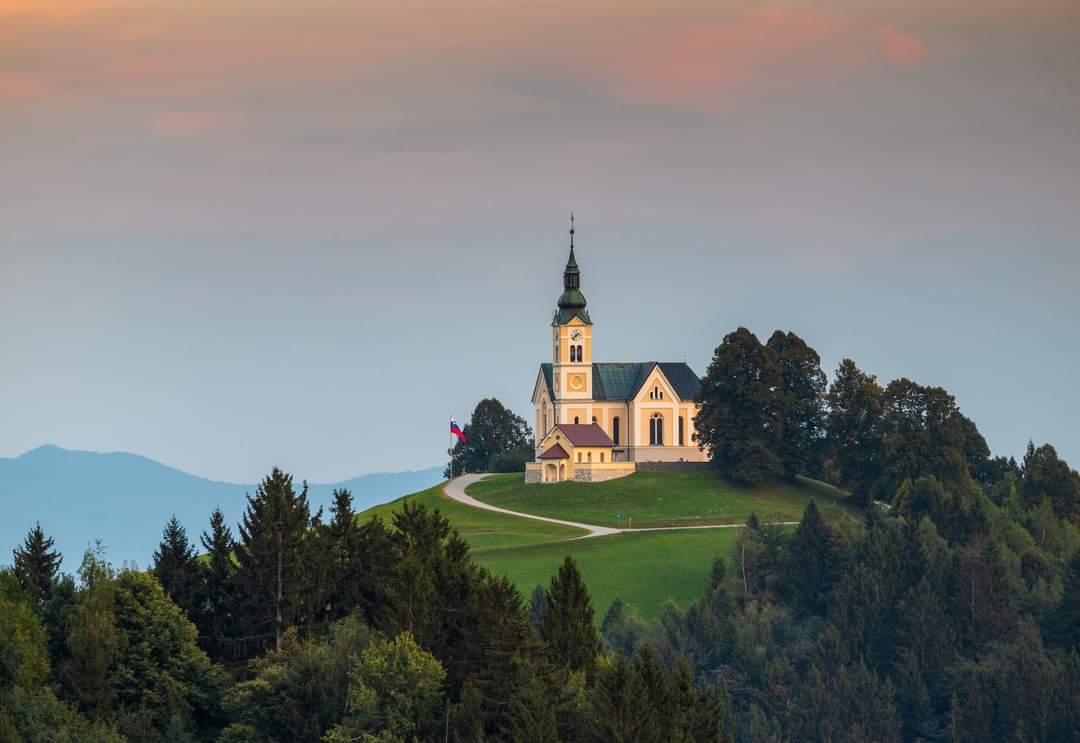 Župnija Črni Vrh nad Polhovim Gradcem