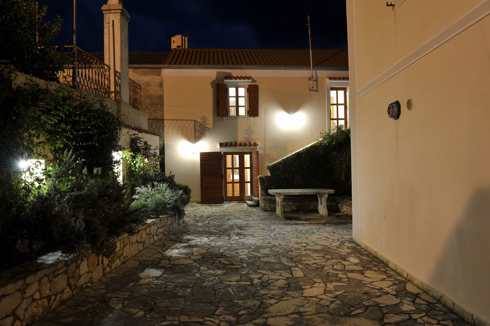 Regina House Dragove