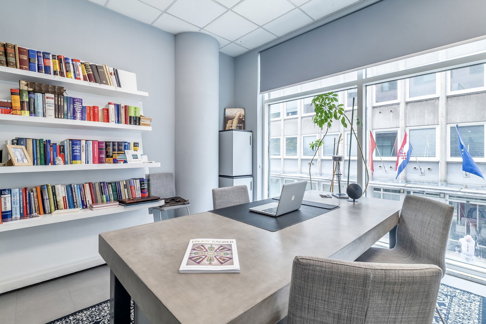 INTERNATIONAL LAW OFFICE DOMIJAN ZAGREB PARIS