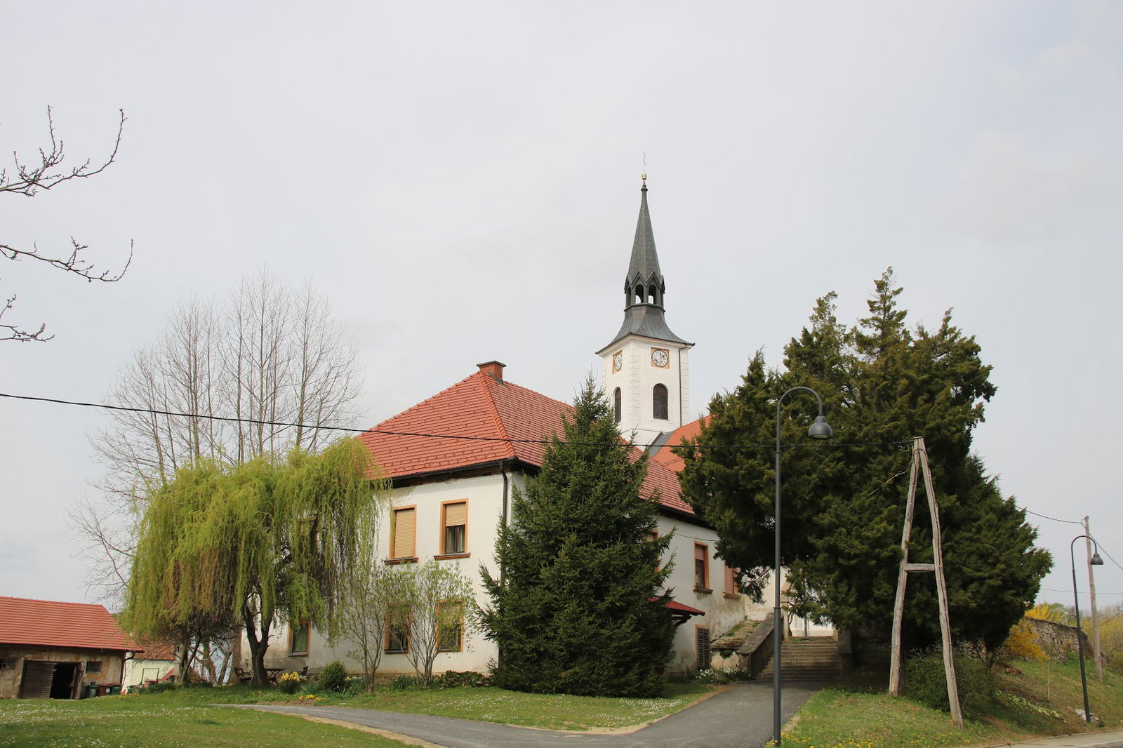 Župnija Zavrč