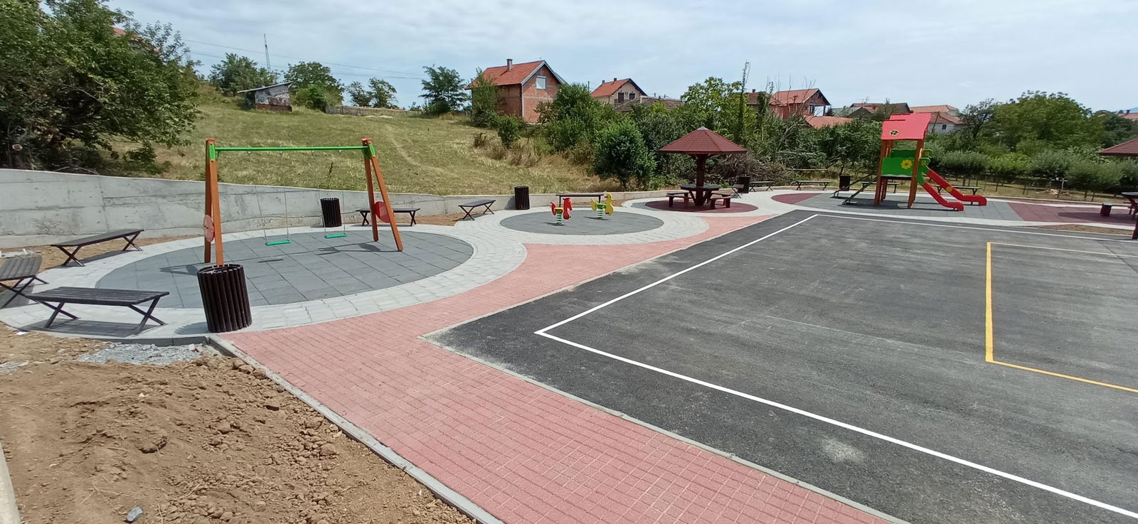 Dečije igralište Dročinska