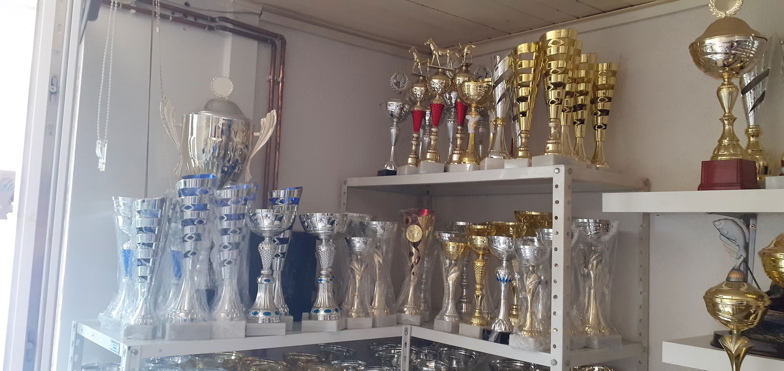 EDITOM TROPHY PROIZVODNJA I TRGOVINA, EDITA POFEK