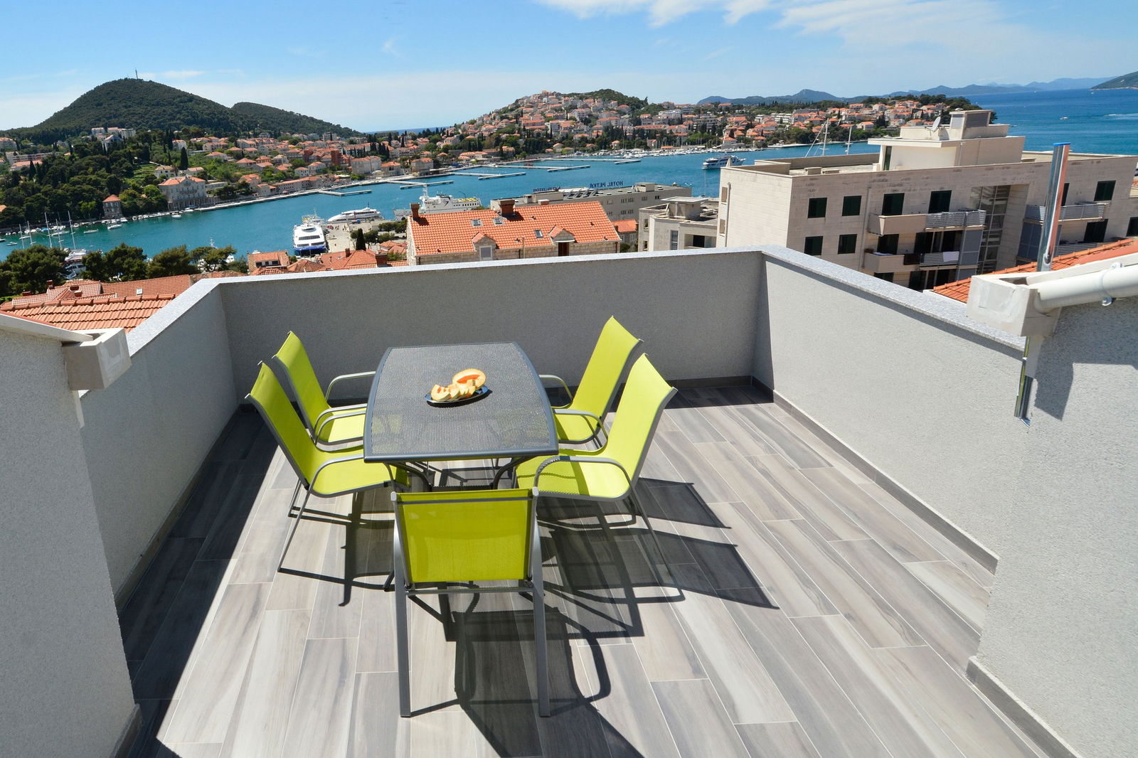 Villa Rosa Apartments