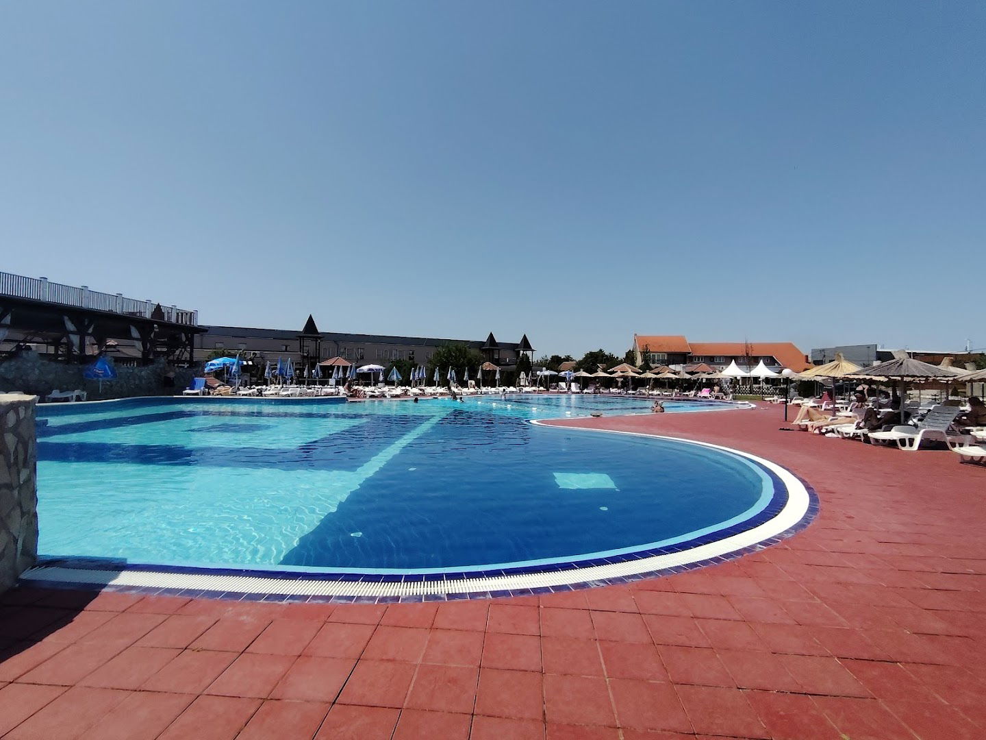 Bazeni queen dobanovci