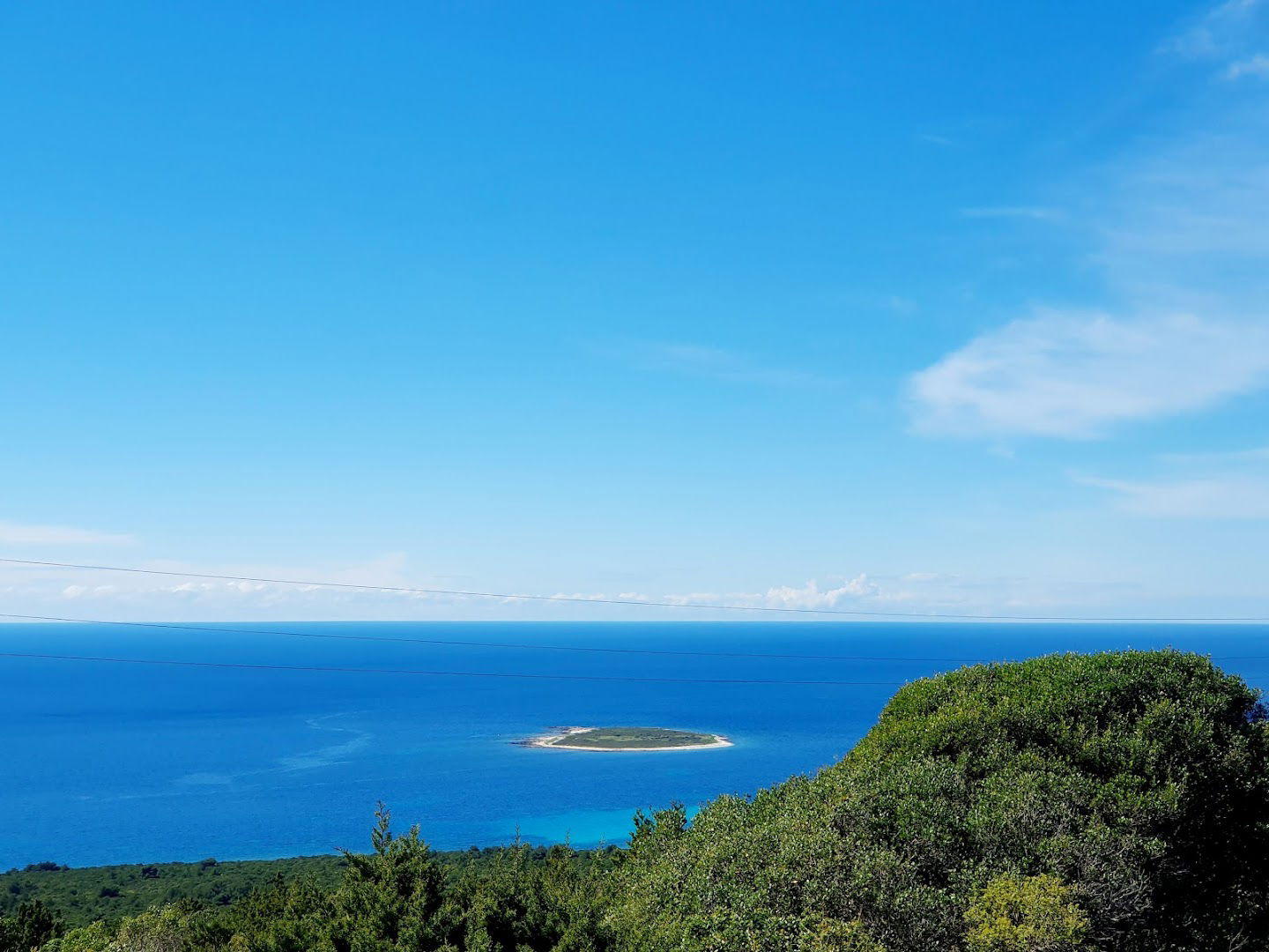 CROWONDER Villa Median