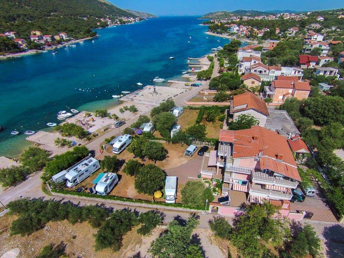 apartmani i autocamp MAESTRAL