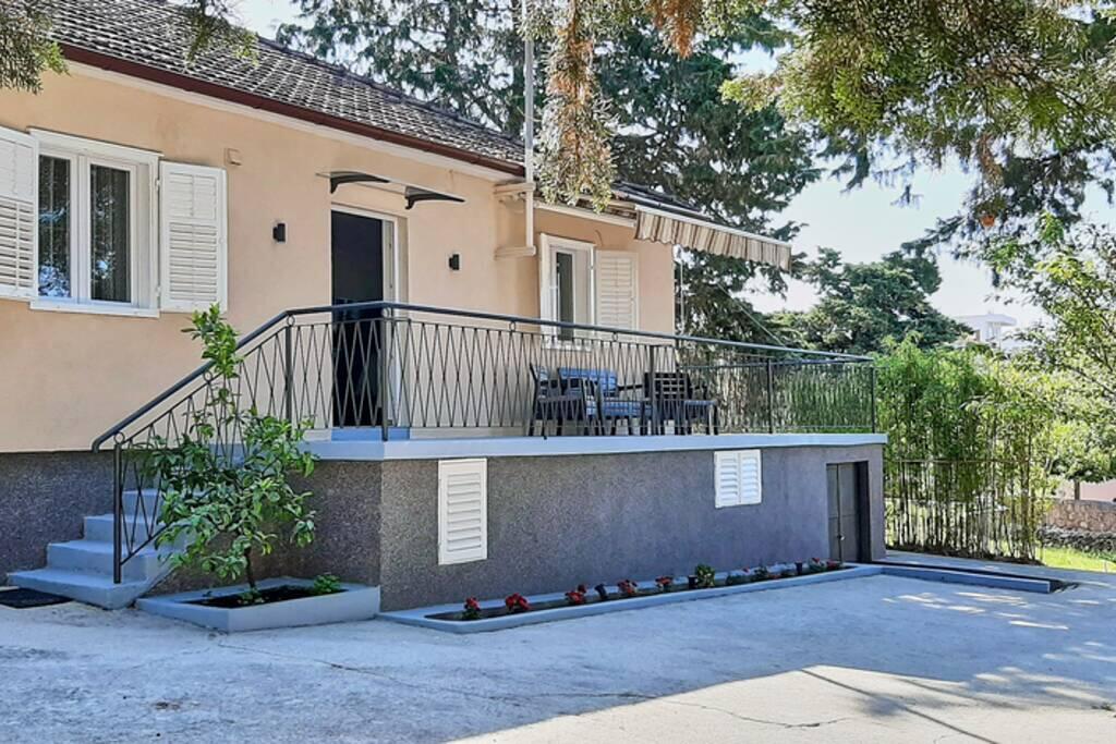 Family Vacation House Zive