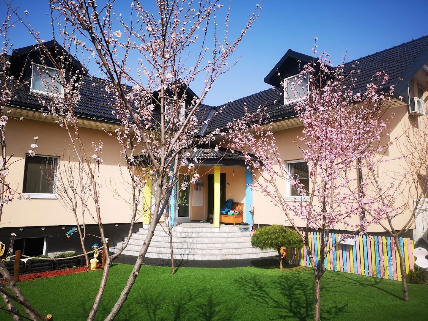 Predskolska ustanova i vrtic Mali Naucnici