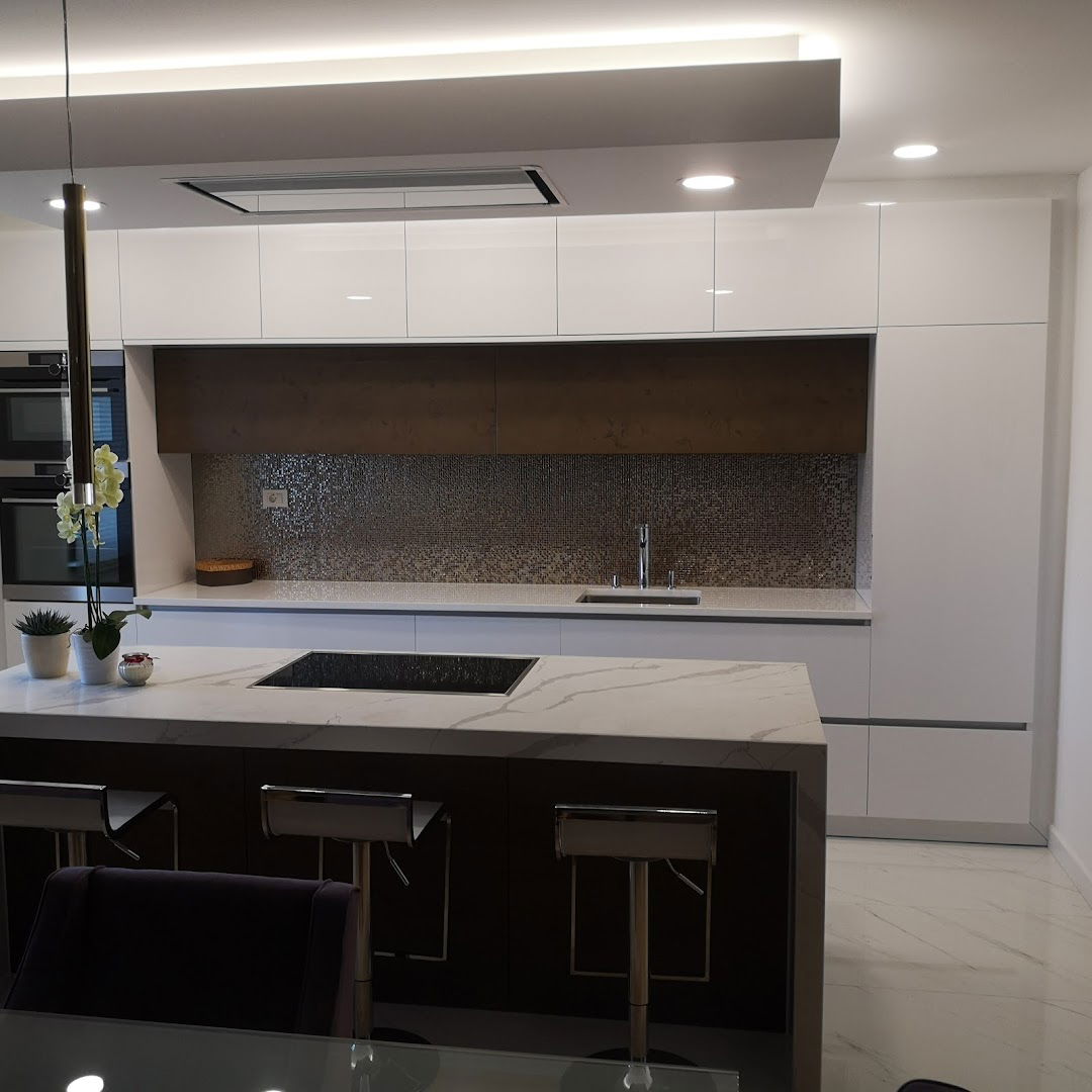 WOOD-MONT, obrt za stolarske usluge, vl. Stjepan Peček, Krapina, Bobovje 100