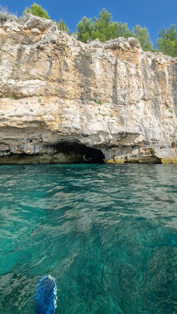 Fratarski Island Caves