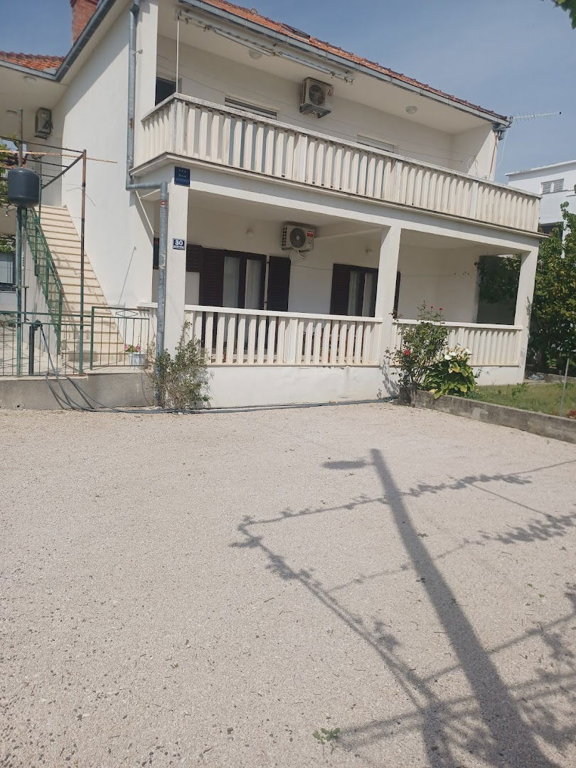 Apartmani MAJA & MAJA 1