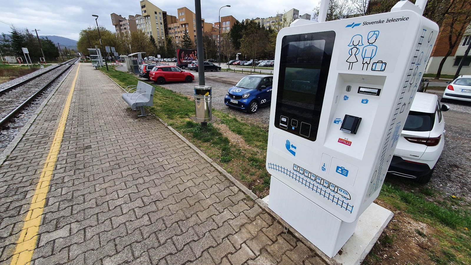 Slovenčeva ulica 153 Parking