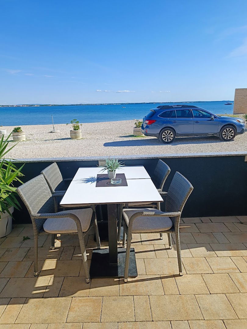 The Beach Fine Food & Bar