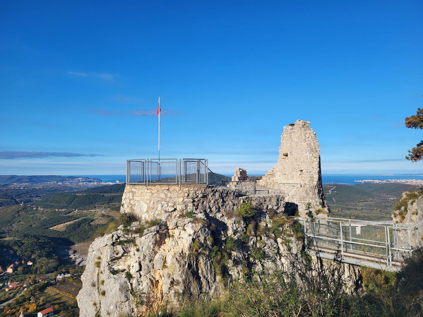 Črni Kal Castle of San Sergio