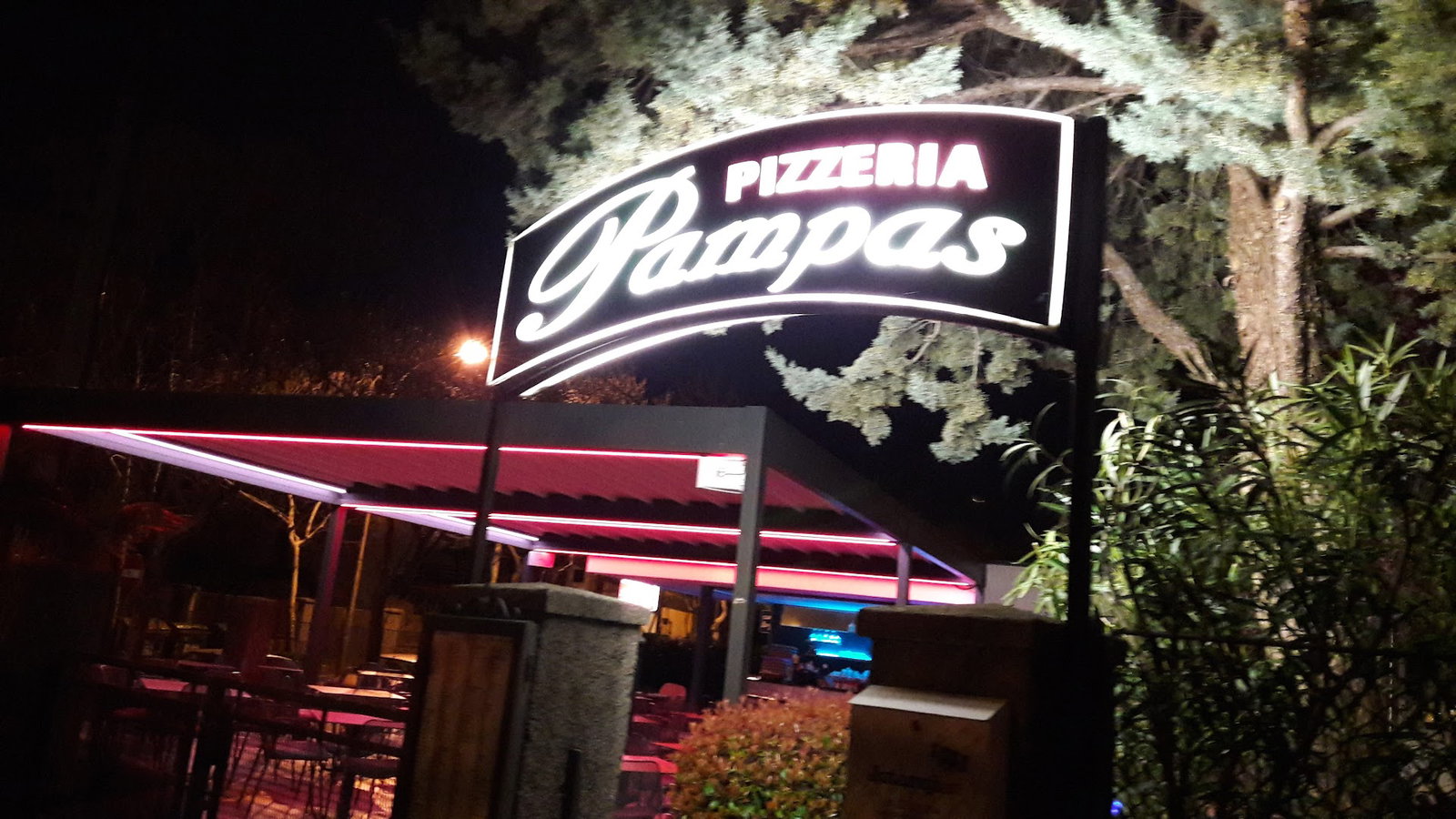 Pizzeria "PAMPAS"
