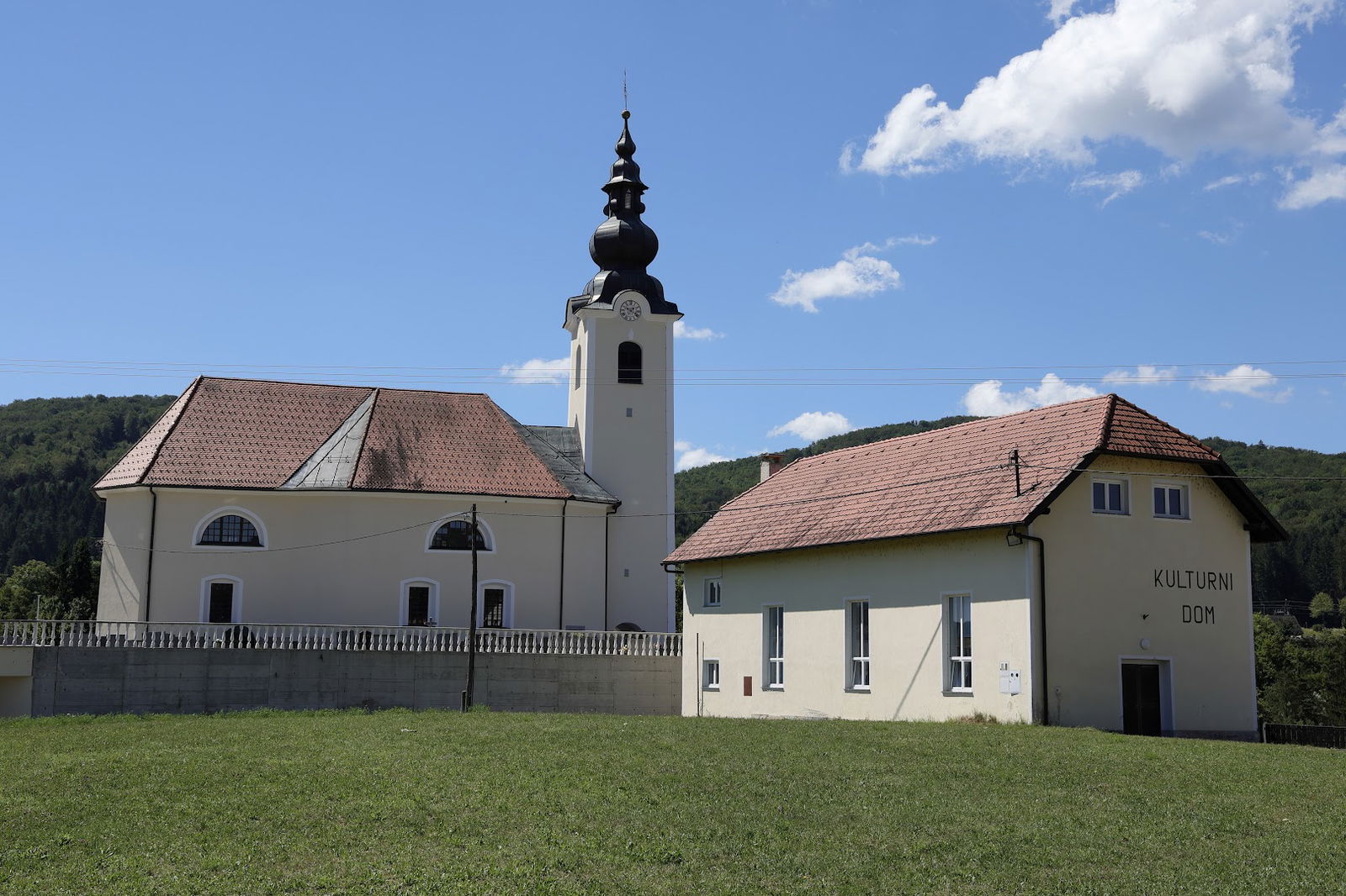 Župnijska cerkev Marije Brezmadežne