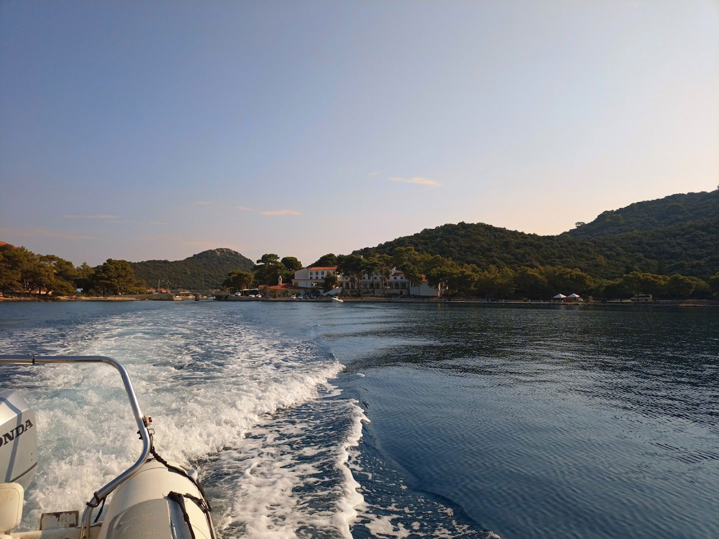 RONILAČKI RAJ - LASTOVO d.o.o.