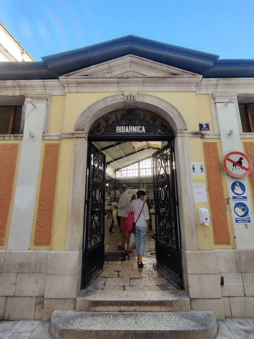 Fish market Stobreč Ribarnica Kantar