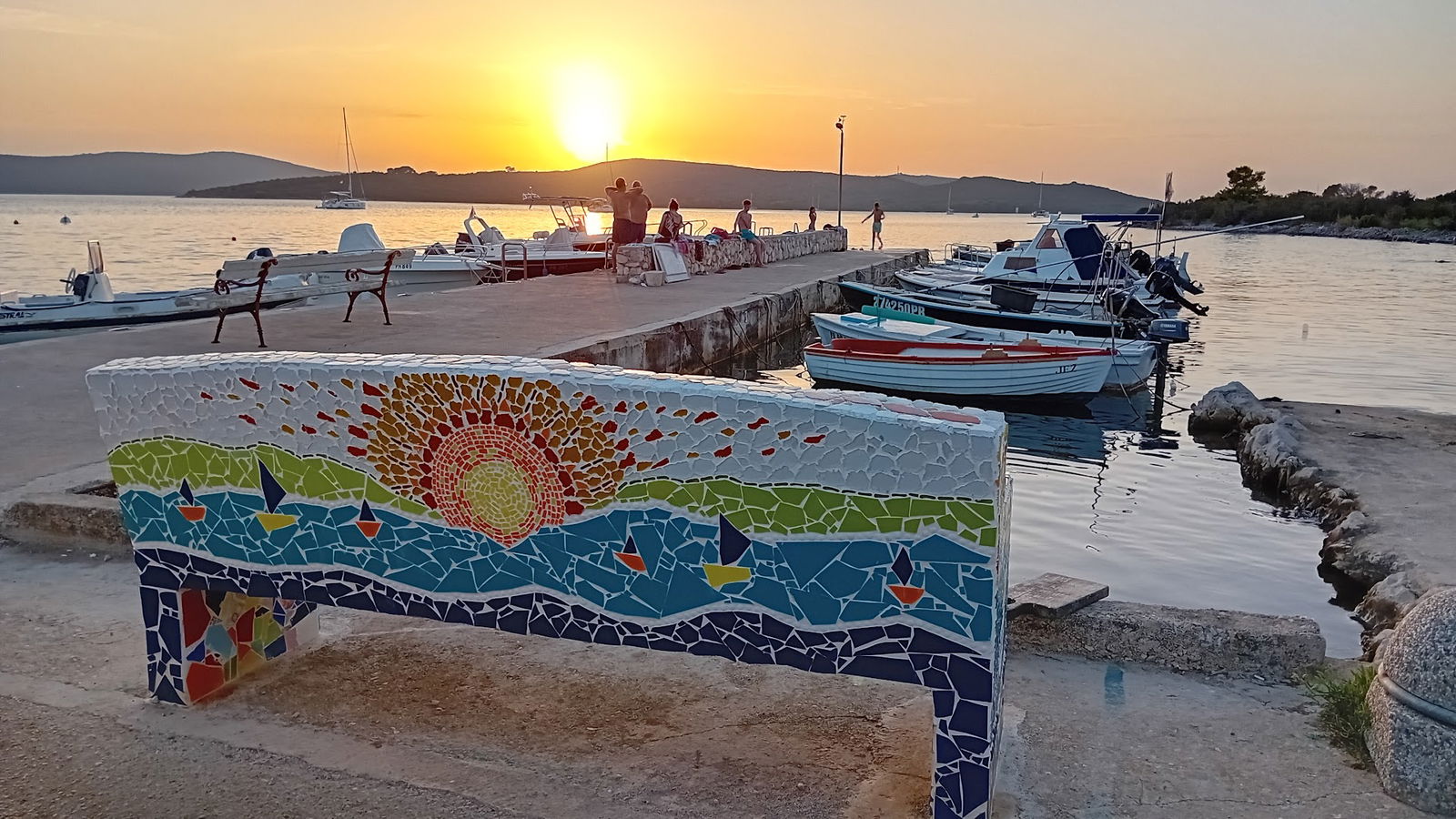 MOZAIK KLUPA - Gornje Selo