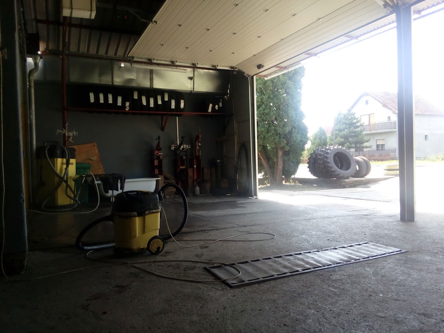 Auto Perionica I Vulkanizer NIDZA-PUPE