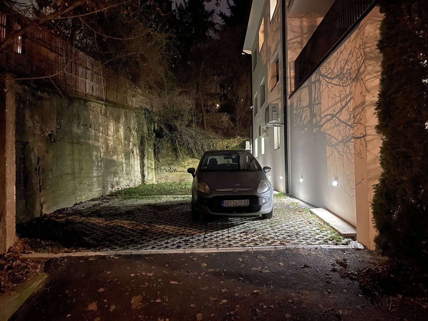 2 parking mesta za iznajmljivanje