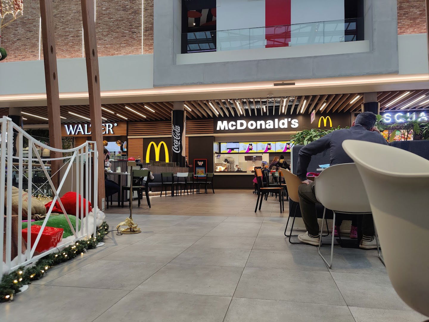 McDonald′s Ada Mall