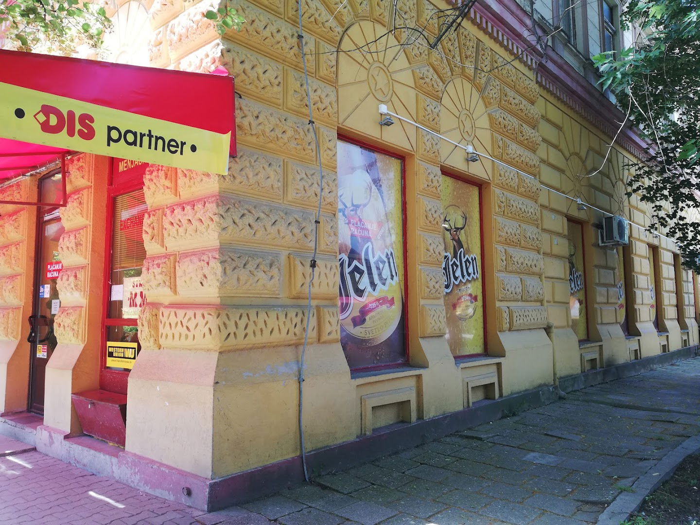 DIS market - Jelena 03