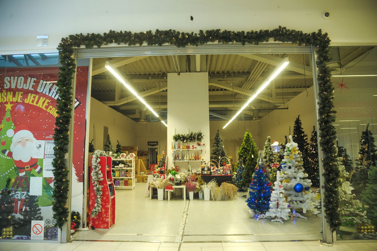 Deda Mrazov Kutak - Novogodišnje Jelke