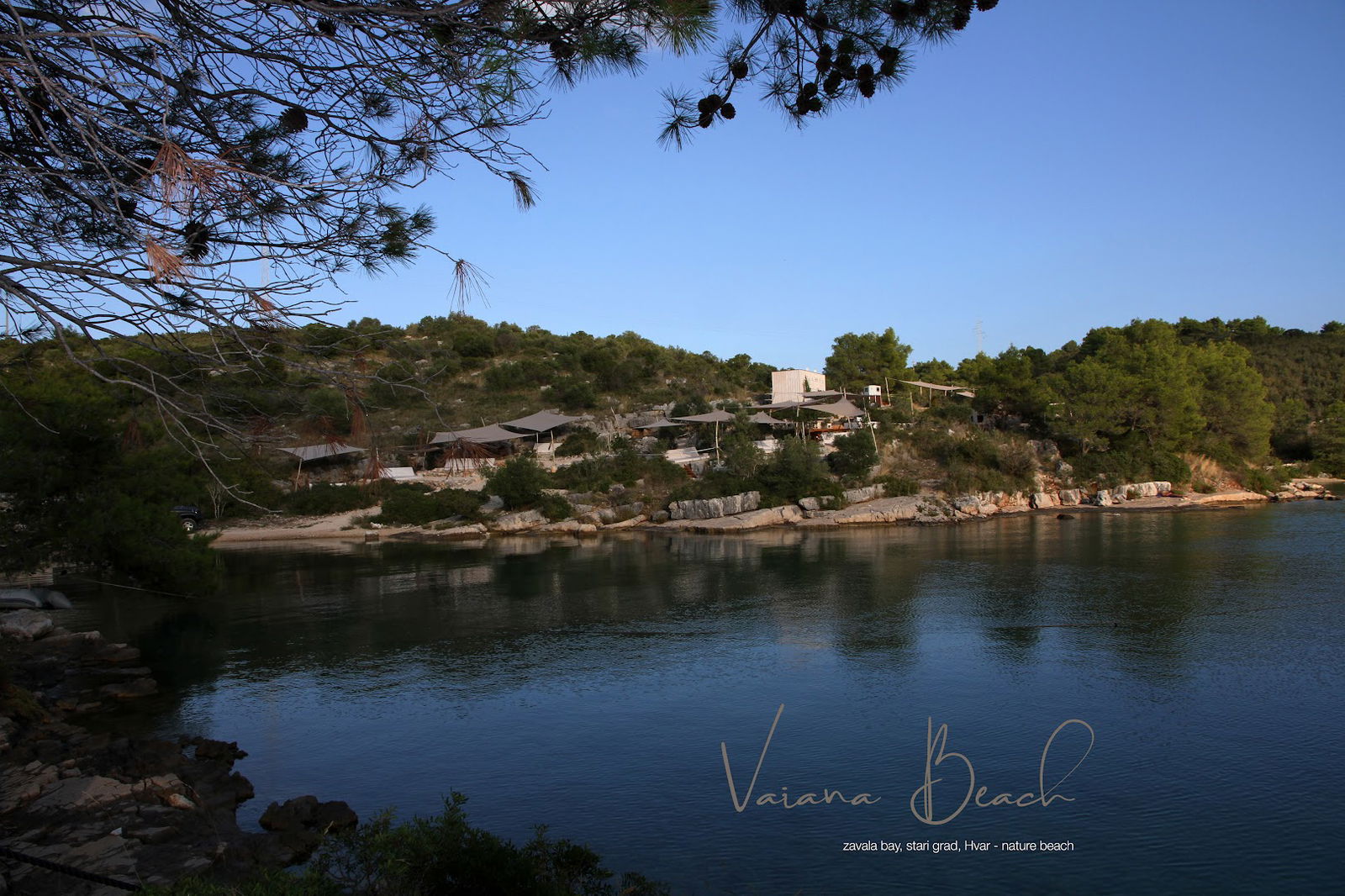 Vaiana Beach parking