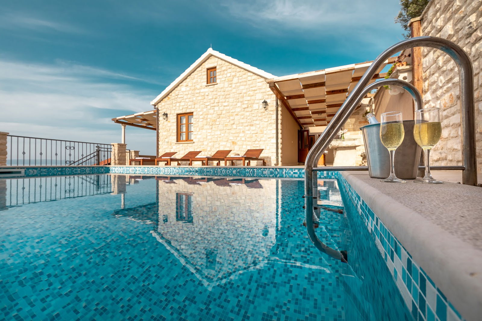 Seafront Villa Endless View