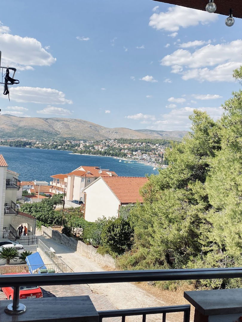 Apartment Okrug Gornji