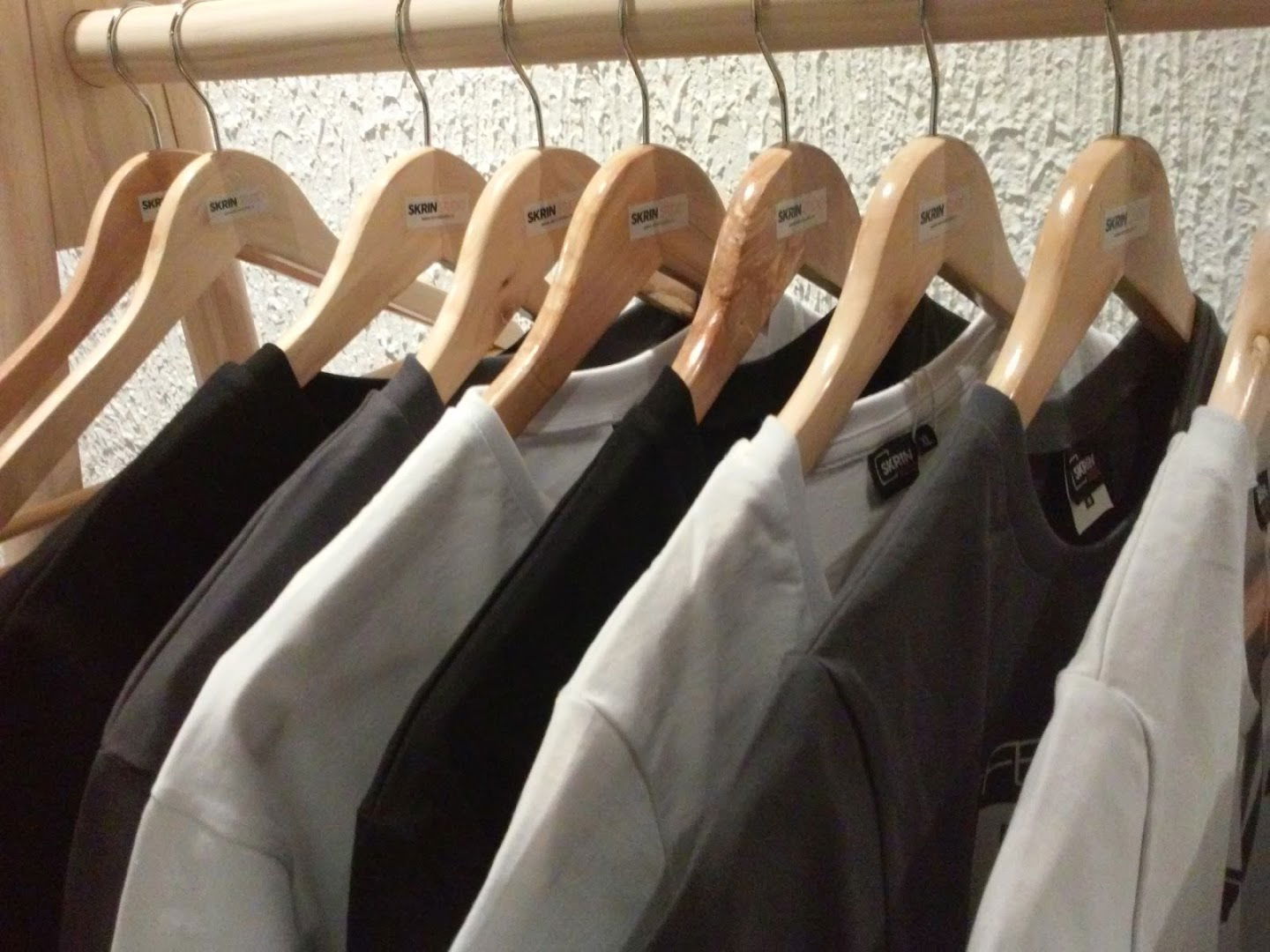 SKRIN STUDIO - Štampa na majicama - majice za firme - majice za maturante