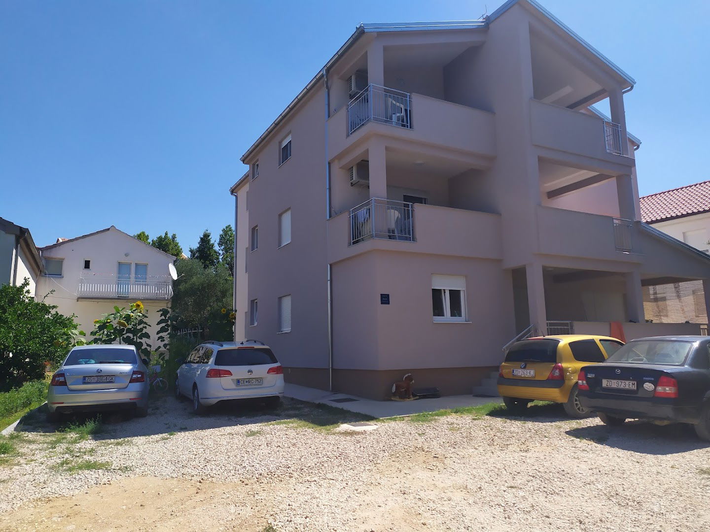 Apartmani URANIJA-Sv. Filip i Jakov