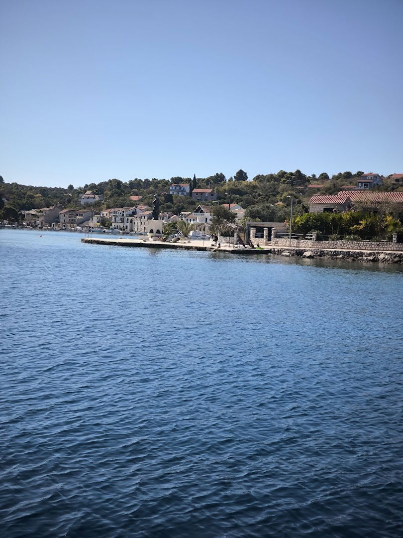 Drvenik Veli cemetery
