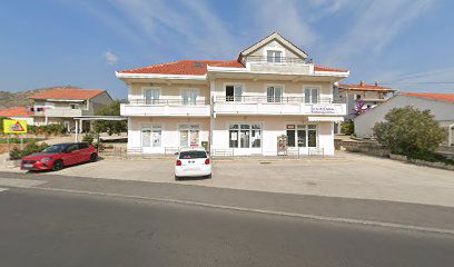 Ljekarna Kaštel Farm