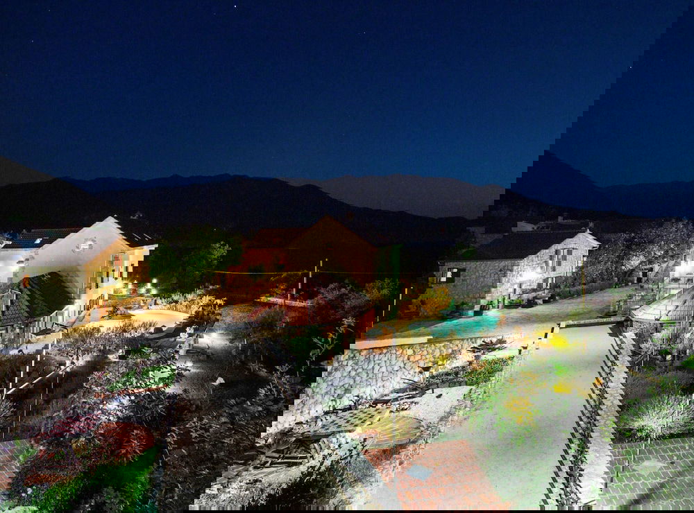 Authentic Dalmatian Hillside Escape With Pool, Sauna & BBQ