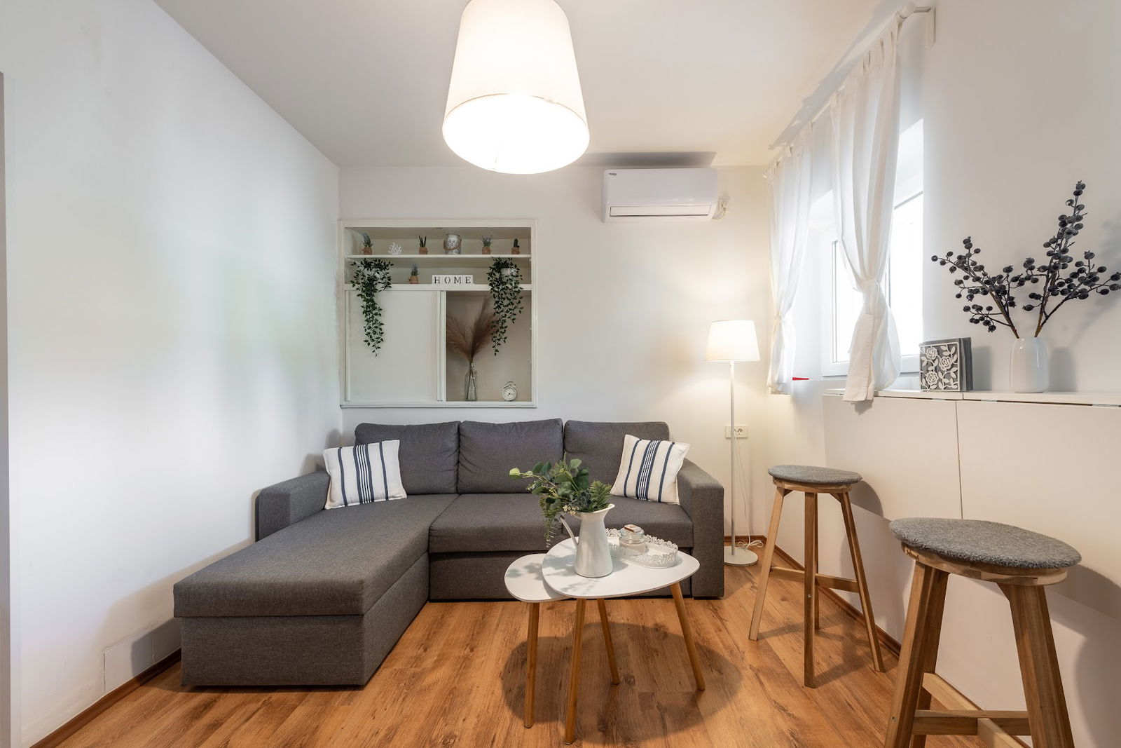 Apartment Near Old Town, FREE Parking & Huge Garden