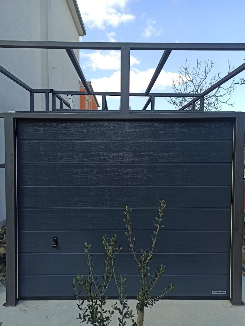 Dalmacija vrata d.o.o. - garažna vrata i ulazna vrata - Hormann zastupnik
