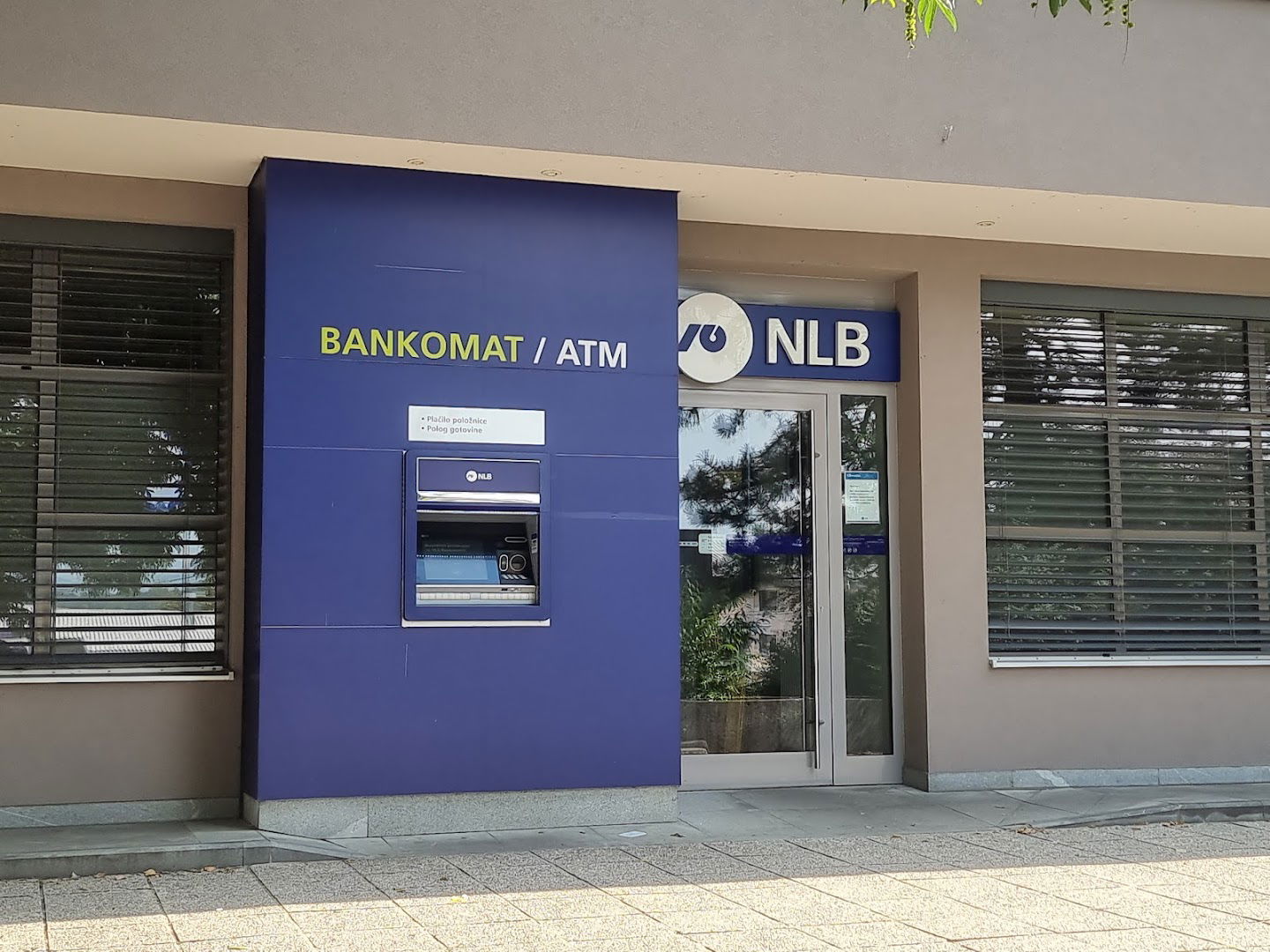 Bankomat NLB