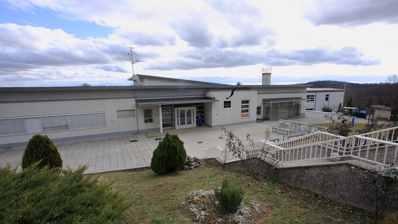 Primary school Slavko Kolar KRAVARSKO