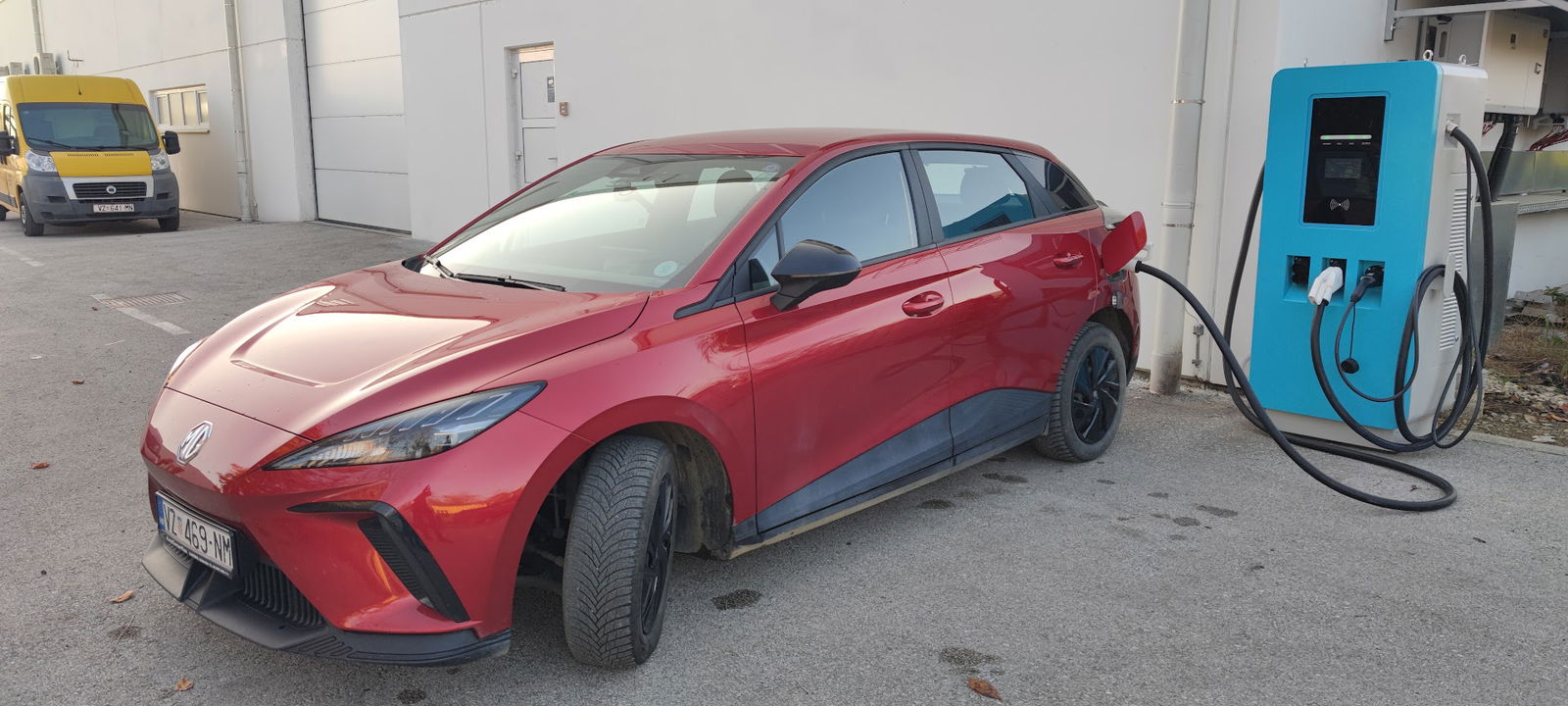 Brza punionica električnih vozila Plug.rent (EV Charger) (2x DC & 1x AC - 90 kW)