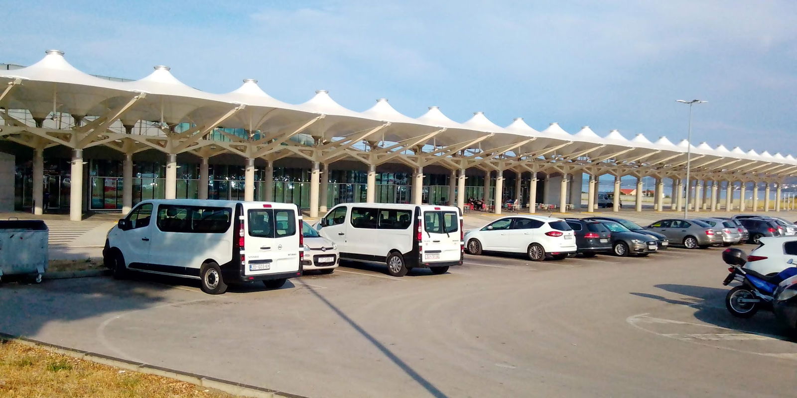 Bus stop to Trogir (public line No. 37)