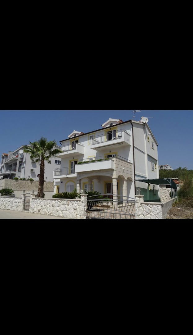 Apartments Primosten